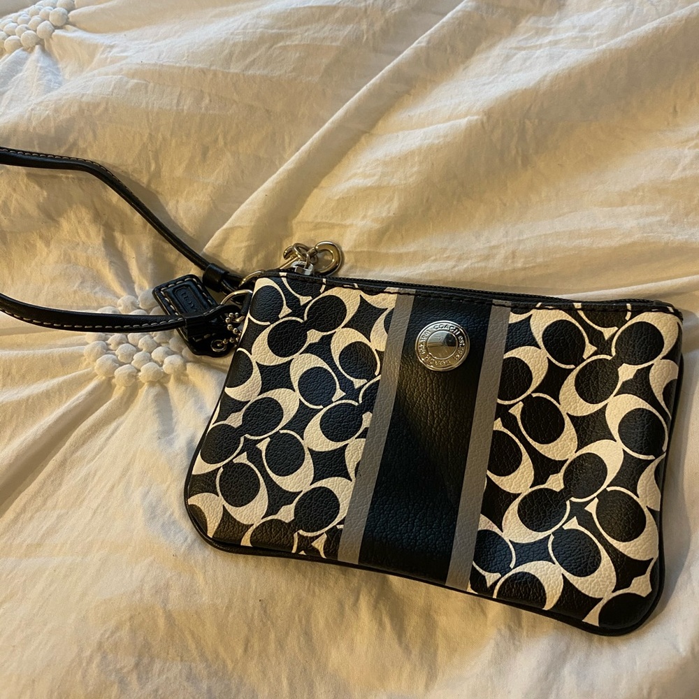 coach wristlet wallet